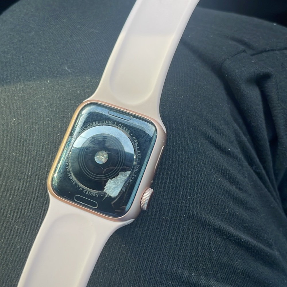 Apple Watch - Picture 2 of 2